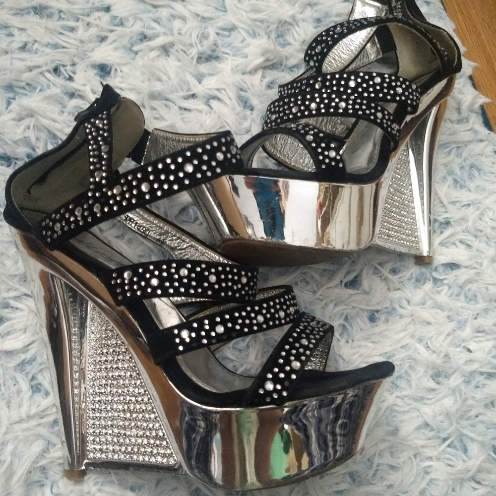 💲⬇️ ! Selina by Summer Rio black rhinestone wedge